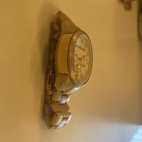 Michale Kors Watch - Picture 2 of 2